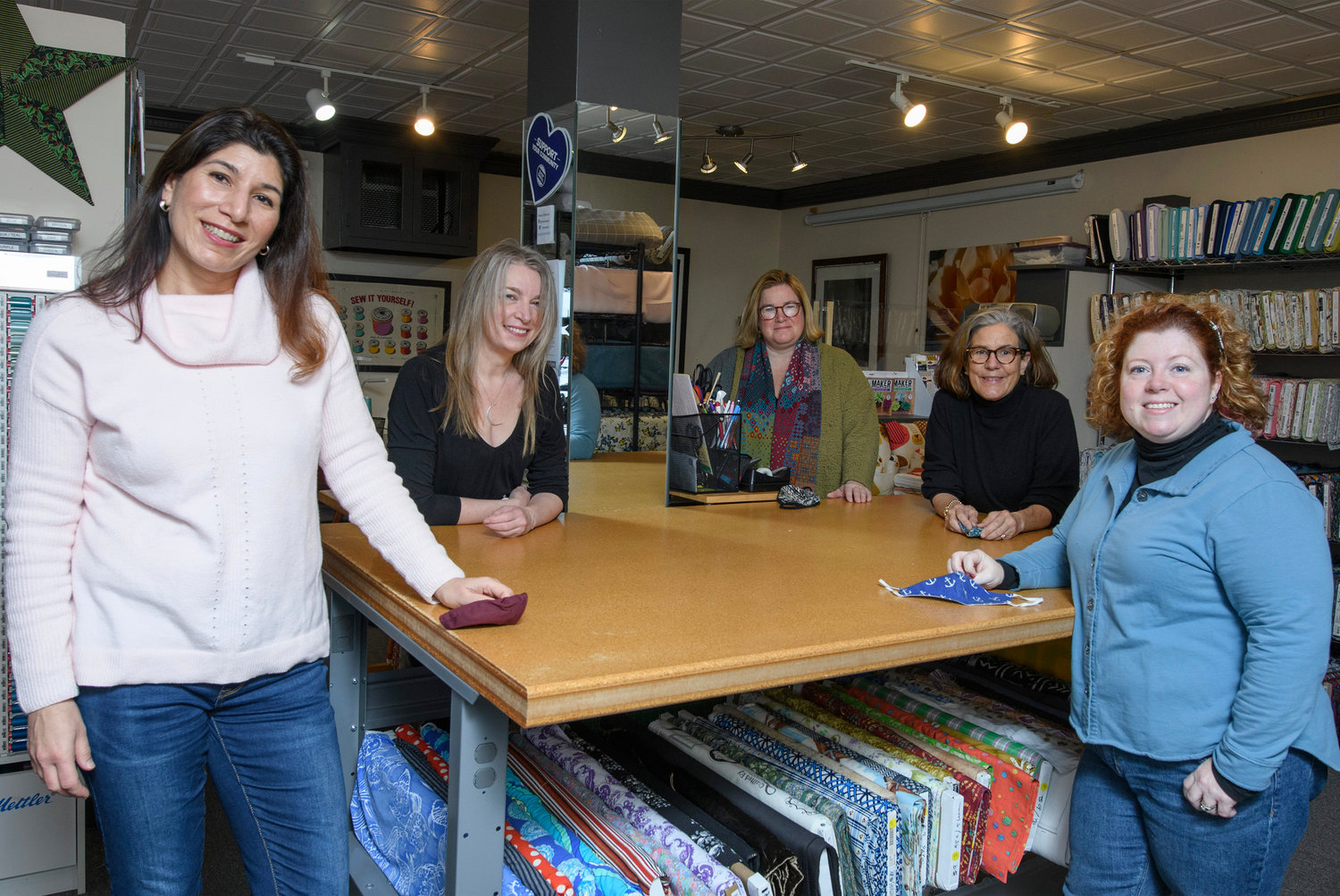 L to R: Tanja Carroll, Wickford Way Magazine; Amelia Smith, Different Drummer; Bethany Mazza, Green Ink; 
Suzanne Mancini, the-sew-op; and Carrie Kolb, Wickford Wealth Management